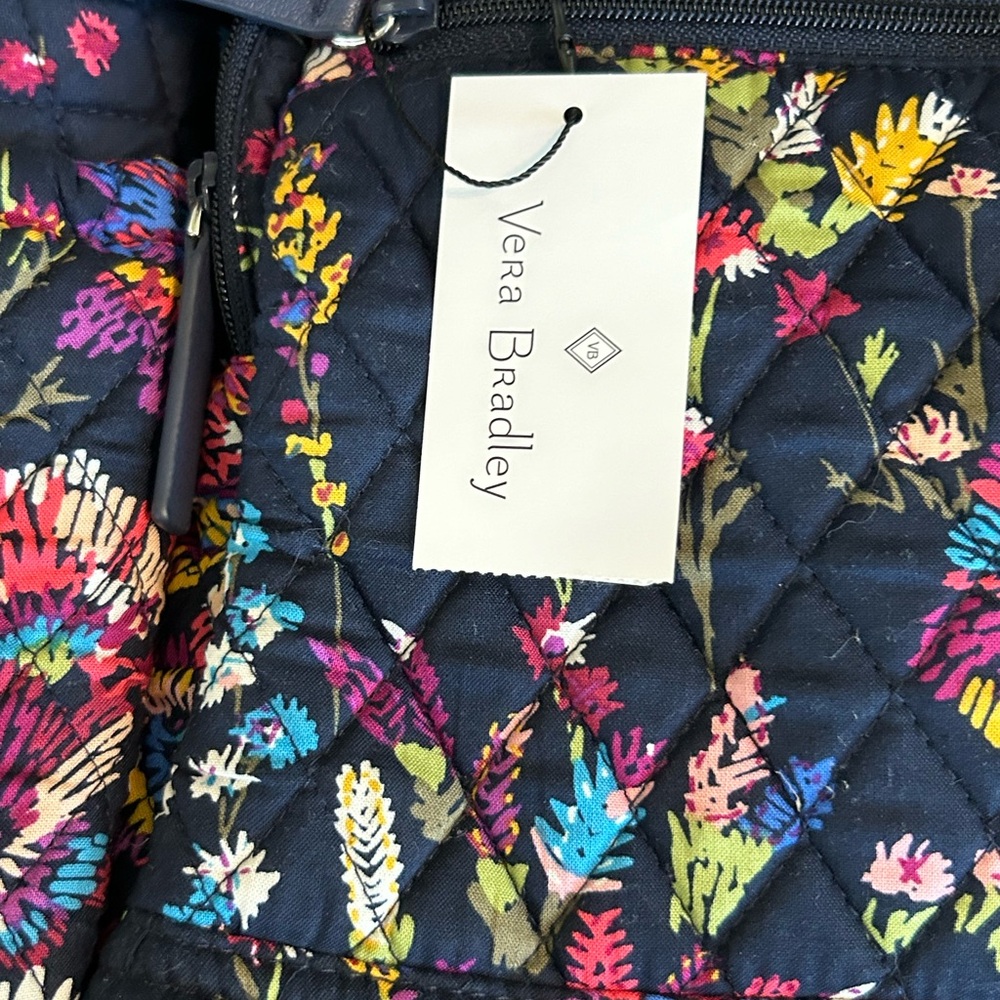 Vera Bradley Midnight Wildflowers Essential Backpack black floral NWT - Picture 3 of 9